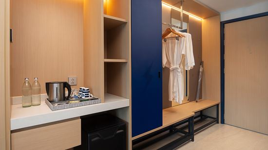Grand Deluxe - Wardrobe