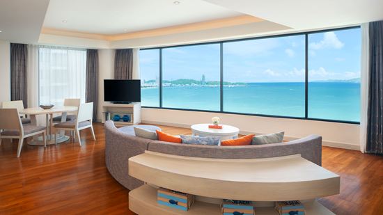 Living room view in Club Executive Ocean