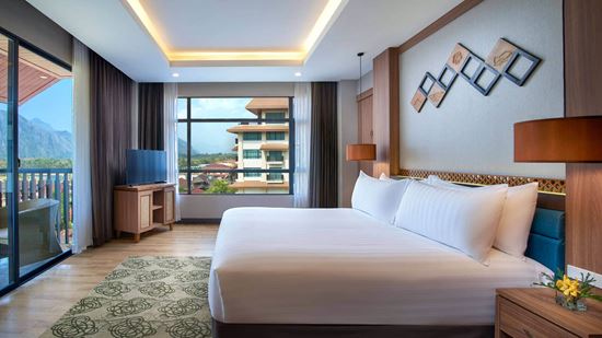 One Bedroom Suite River View with Balcony