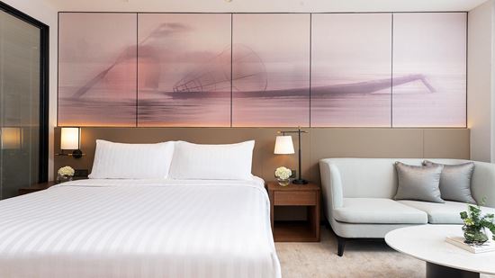 Deluxe City View - King Bedroom