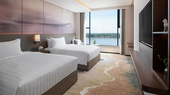 Deluxe River View - Twin Bedroom